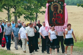 Odcinek pieszy  pielgrzymki z przystani w Lubkowie do kościoła w Żarnowcu