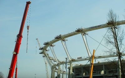 Jedna oferta na zadaszenie stadionu