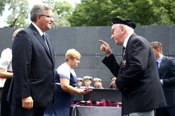 Prezydent odznaczył powstańców warszawskich