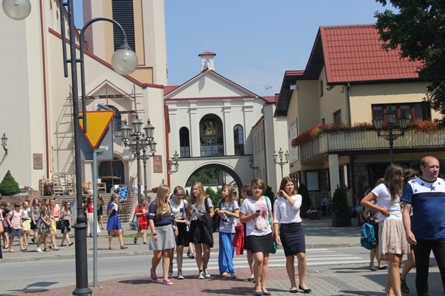 Młodzież spotkała się na Dniu Wspólnoty w skarżyskim sanktuarium