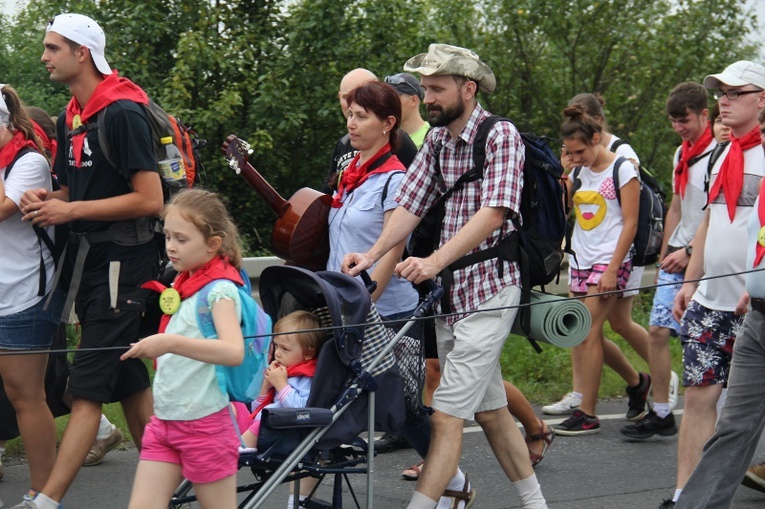 69. Pielgrzymka Rybnicka - dzień 2. - Czekanów - Bytom-Górniki