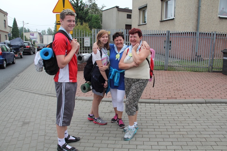 69. Pielgrzymka Rybnicka - postój w Miasteczku Śl.