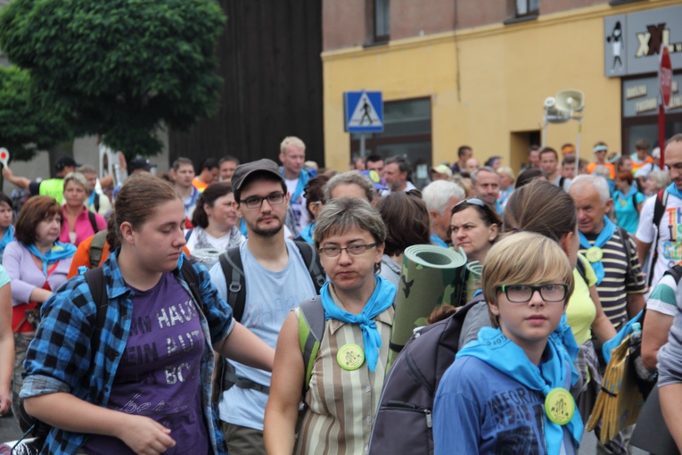 69. Pielgrzymka Rybnicka - postój w Miasteczku Śl.