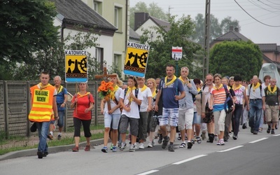 11. Pielgrzymka Katowicka - postój w Brzezinach Nowych