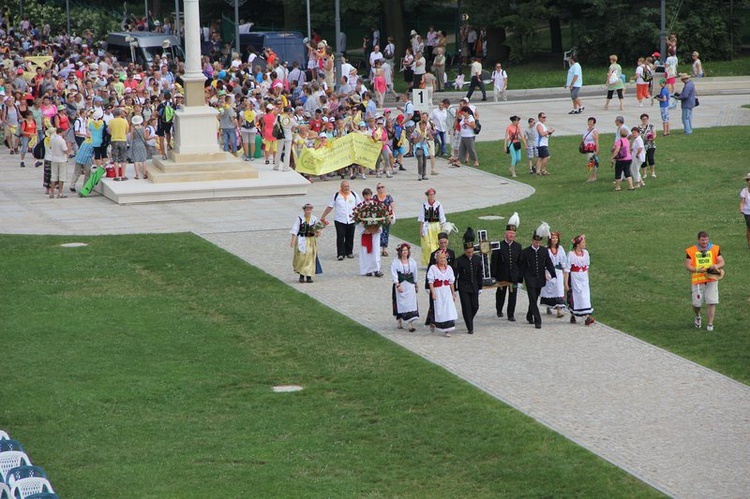 69. Pielgrzymka Rybnicka - Pielgrzymi na Jasnej Górze cz. 1