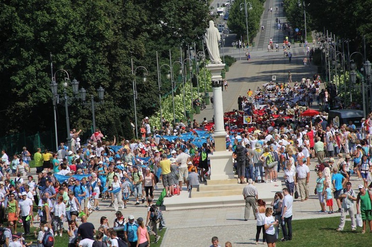 69. Pielgrzymka Rybnicka - Pielgrzymi na Jasnej Górze cz. 2