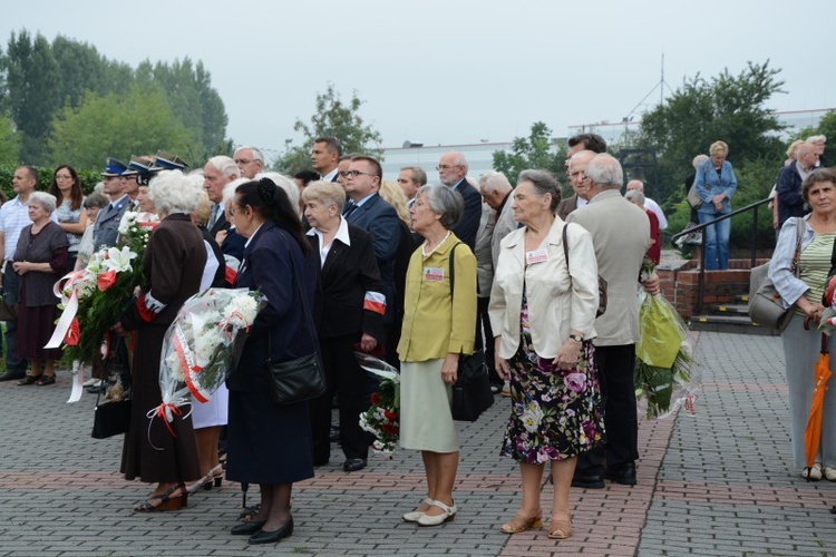 Hołd dla bohaterów powstania warszawskiego