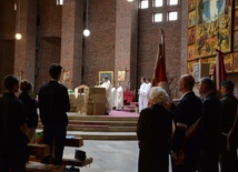 Hołd dla bohaterów powstania warszawskiego