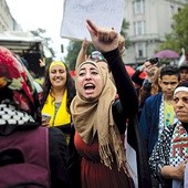 25 lipca 2014 r., Berlin. W proteście przeciwko izraelskiej ofensywie w Gazie uczestniczyło ok. 1200 osób, w większości imigrantów z krajów arabskich, którzy wykrzykiwali antysemickie hasła