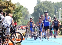 Uczestnicy Olimpiady Triathlonowej zmagali się nie tylko ze swoim słabościami, ale i upałem