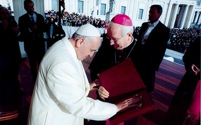  Korony dla MB Suserskiej pobłogosławił papież Franciszek