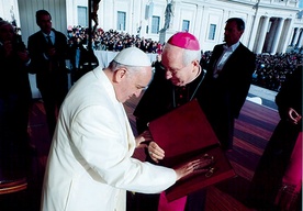  Korony dla MB Suserskiej pobłogosławił papież Franciszek