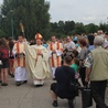 Pielgrzymów przed wyruszeniem w drogę pobłogosławił bp Henryk Tomasik