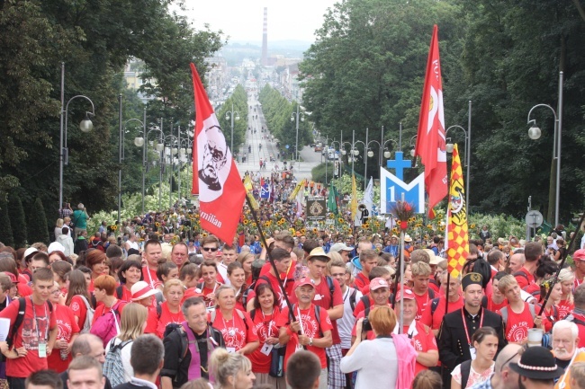 Na kolanach przed Matką