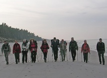 190 km pokonali w 9 dni. Każdy miał ekwipunek o ciężarze  32–35 kg