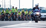 Ponad 600 rowerzystów przejechało nowym odcinkiem w otwierającym go rajdzie 