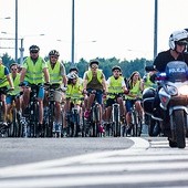 Ponad 600 rowerzystów przejechało nowym odcinkiem w otwierającym go rajdzie 