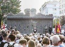  – Proszę Polaków o przebaczenie za krzywdy wyrządzone im przez generała SS Reinefartha i innych zbrodniarzy nazistowskich – mówiła na Woli Petra Reiber, burmistrz niemieckiego miasta