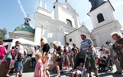  Kurs odbywa się w salkach katechetycznych kościoła dominikanów na ul. Freta