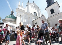  Kurs odbywa się w salkach katechetycznych kościoła dominikanów na ul. Freta