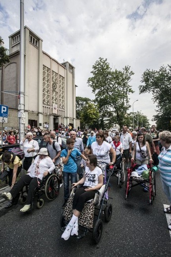 "Jesteśmy" - niepełnosprawni idą na Jasną Górę