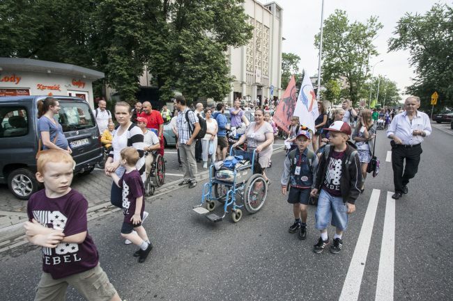 "Jesteśmy" - niepełnosprawni idą na Jasną Górę