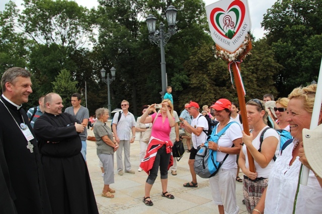 Powitanie pielgrzymów 9 grup hałcnowskich