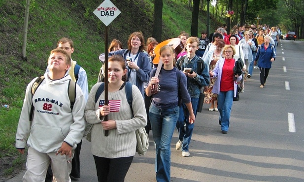 Piekary Śl.: Pielgrzymka kobiet i dziewcząt 