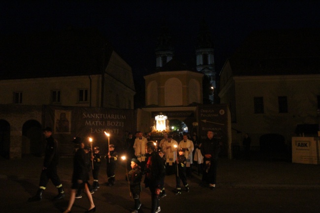 Matka Boża na dróżkach kalwaryjskich