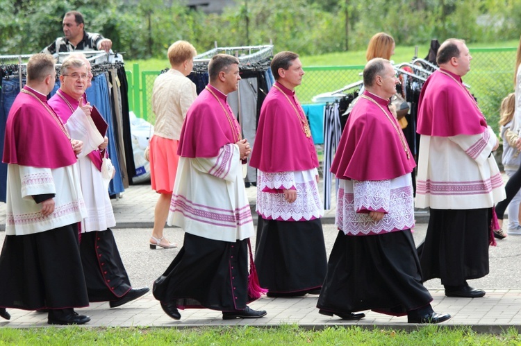 Instalacja nowych kanoników warmińskiej kapituły katedralnej