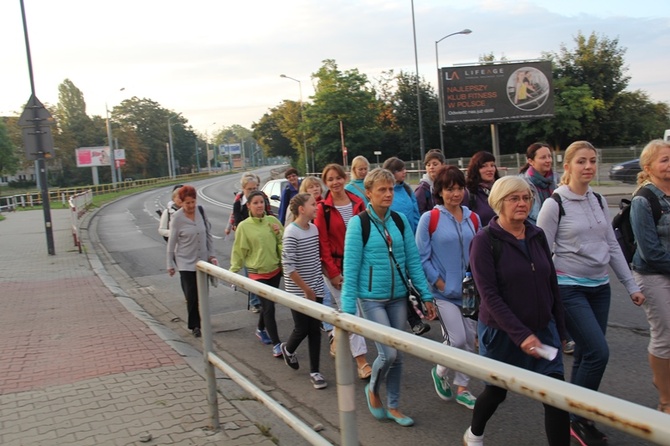 Pielgrzymka kobiet do Piekar - zdjęcia z trasy