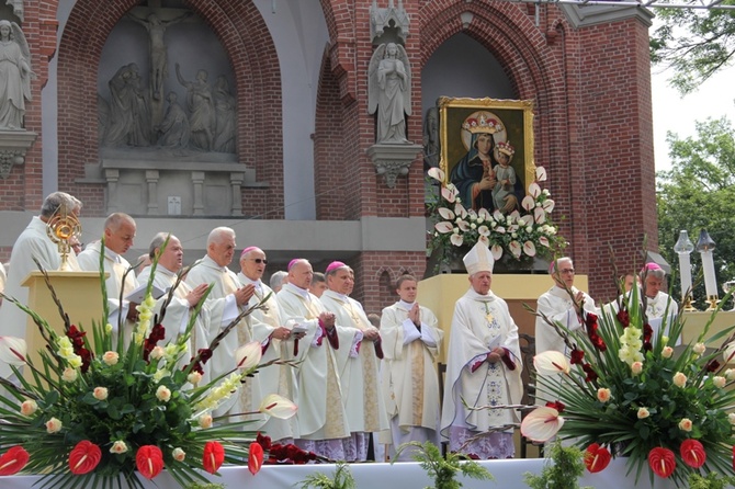 Pielgrzymka kobiet do Piekar - początek uroczystości