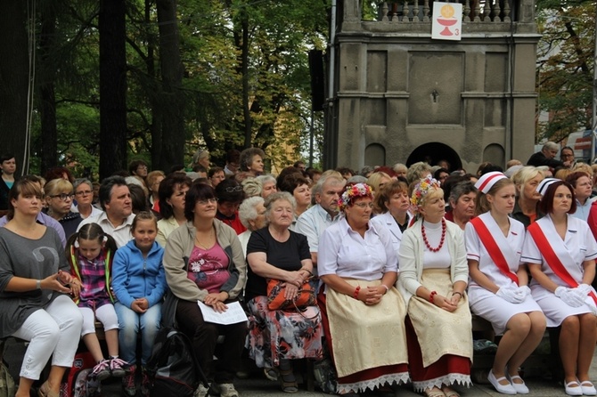 Pielgrzymka kobiet do Piekar - początek uroczystości