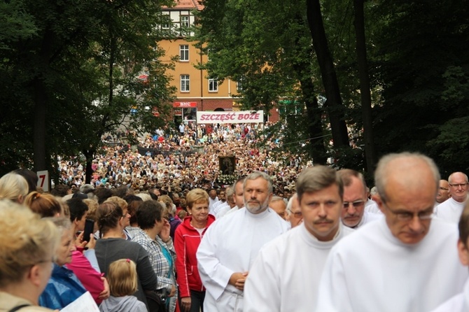 Pielgrzymka kobiet do Piekar - początek uroczystości