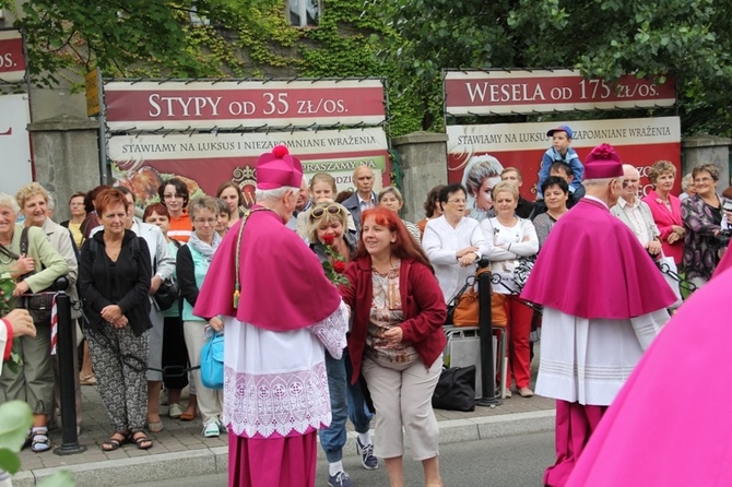 Pielgrzymka kobiet do Piekar - początek uroczystości