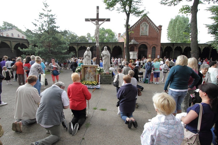 Pielgrzymka kobiet do Piekar - przed Mszą św.