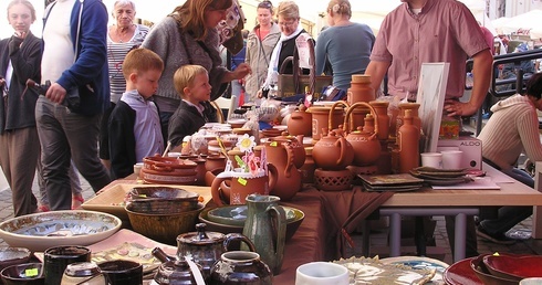 Pierogi, kłosy i korale z makoronu 