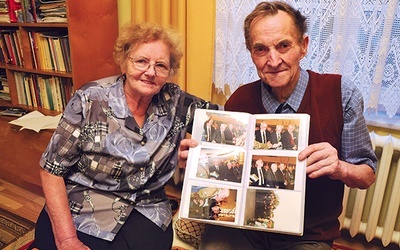  Zdjęcia z pojednania  to cenne pamiątki  dla Bernarda i Gertrudy Kusów