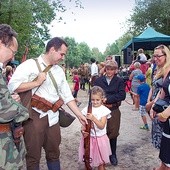  W skansenie historii można było dosłownie dotknąć Poniżej: Wystawa przybliża działalność radomskich harcerzy w latach 1920 i 1944