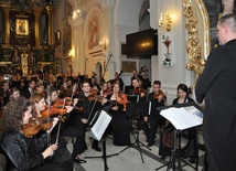 Koncert w kościele w Borzęcinie