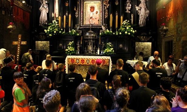 Maryja w Ikonie Jasnogórskiej wpisana jest w Trójcę Przenajświętszą
