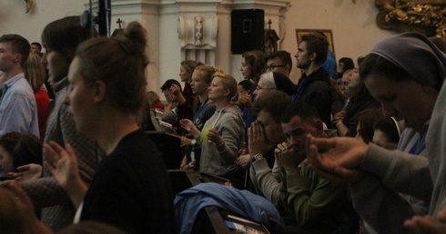 Tak wielbią młodzi!