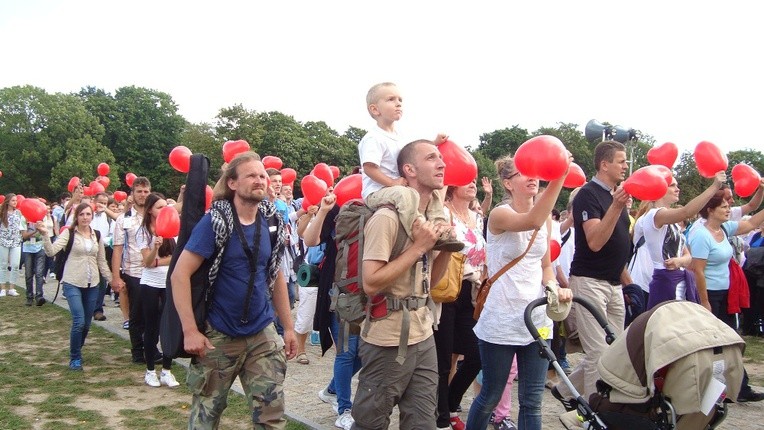 Wejście pielgrzymów na Jasną Górę