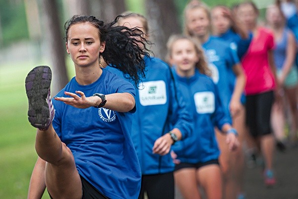 Młodzież z Katolickiego Klubu Sportowego Victoria przy bazylice Matki Bożej Królowej Polski w Stalowej Woli podczas treningu. Wśród klubów katolickich Victoria nie ma sobie równych