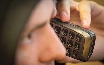 Nowe metody sabotażu łączą stare internetowe sposoby ze stosowaniem fałszerstw telefonicznych