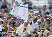 Papież pije yerba mate