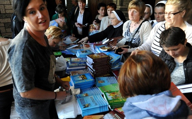 Zjazd jest zawsze okazją do zakupu pomocy katechetycznych