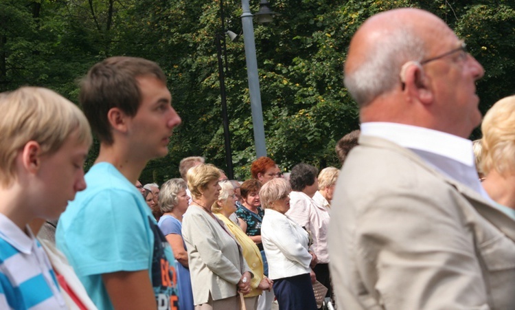 Odpust w Panewnikach z biskupem Afryki