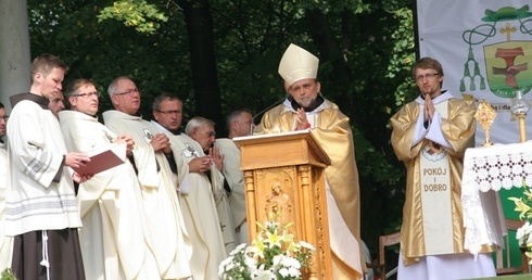 Franciszkanie cieszą się swym biskupem