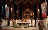 Biskupi z Polski i Niemiec z gliwickiej katedrze